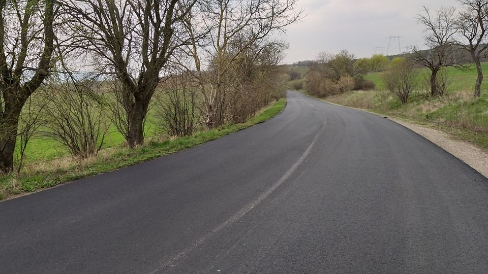 CJ Hunedoara: „Au început reparațiile la drumurile județene!”