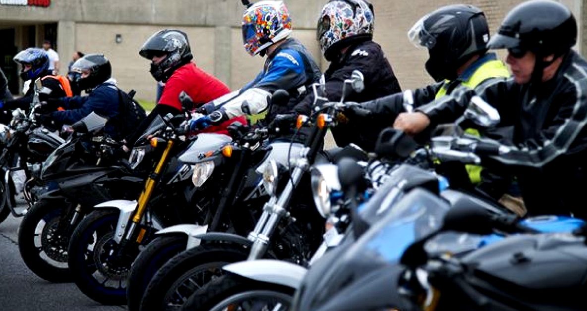 Motocicliștii hunedoreni își turează motoarele în cadrul unei acțiuni de conștientizare. Marș moto în mai multe orașe ale județului