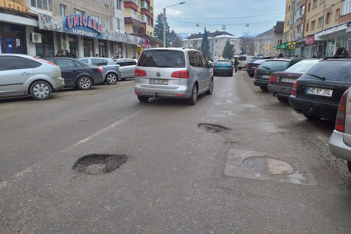 Cât costă reabilitarea drumurilor naționale din Brad?