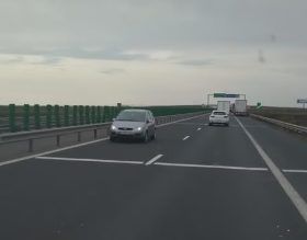 Șoferița din Hunedoara, „rătăcită” pe contrasens pe autostrada A1 Arad -Nădlac, a rămas fără permis