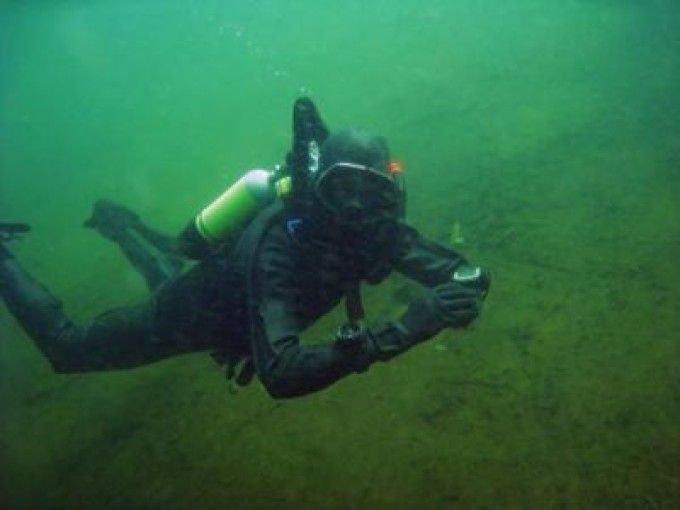 Scafandrii hunedoreni caută un bărbat dispărut în lacul Cinciș