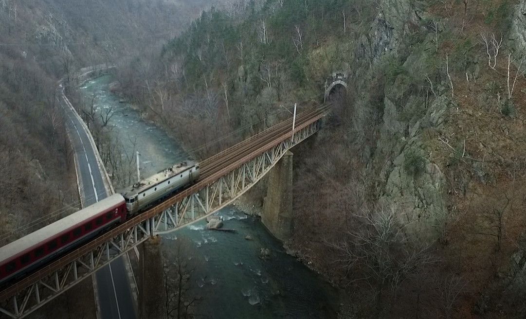 Valea Jiului vrea tren de zi pe ruta Petroșani – București