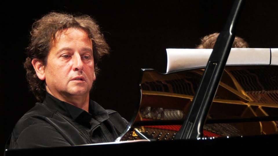 Horia Mihail şi „pianul călător” revin la Deva. Publicul, invitat la o incursiune în clasicismul vienez