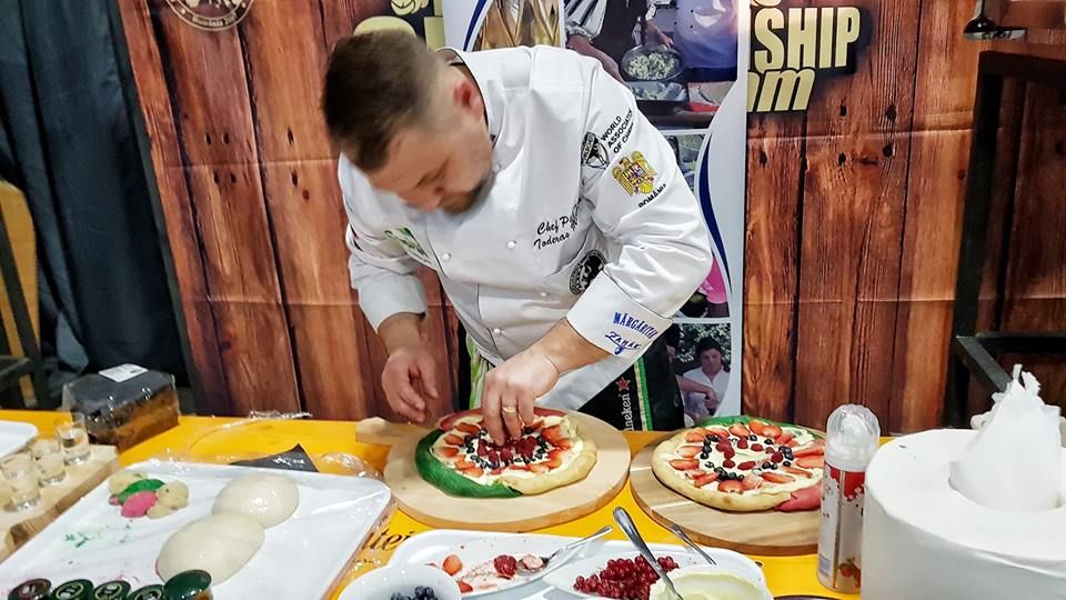 FOTO| Un bucătar-chef din Deva a luat cupa din aur şi cinci medalii la Campionatul Internaţional de Pizza şi Paste