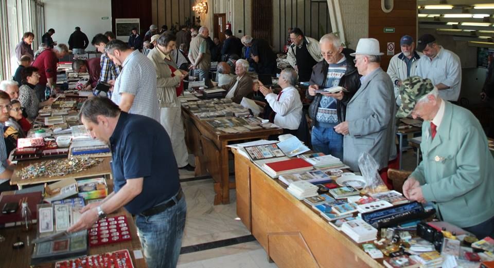 Colecţionari din mai multe judeţe ale ţării se întâlnesc la Deva
