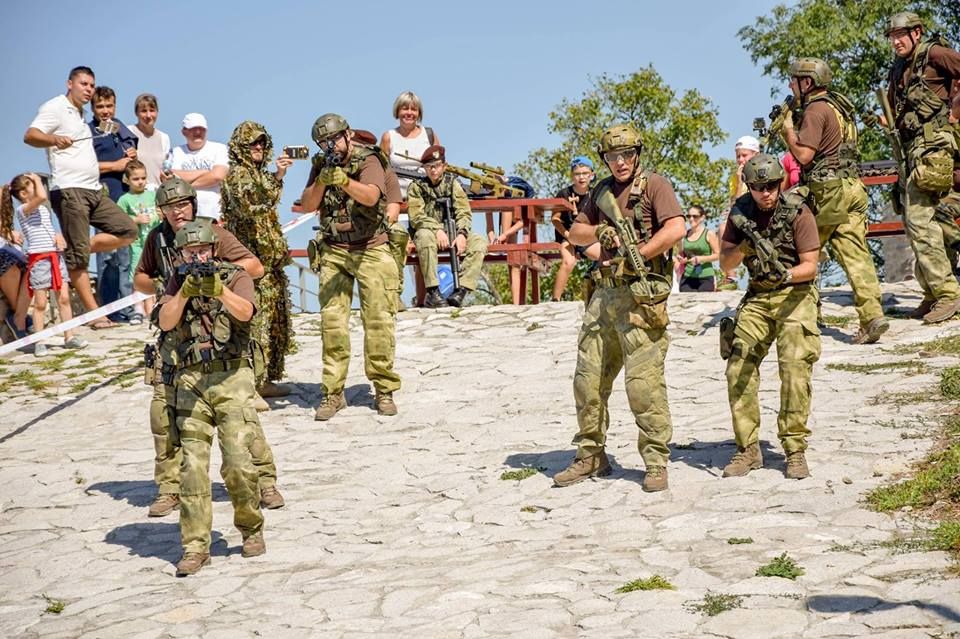 Demonstraţie de airsoft între zidurile Cetăţii din Deva