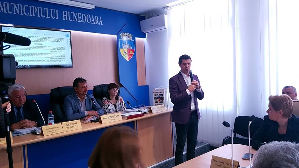 Secție de box a CS Hunedoara va purta numele lui Mihai Leu