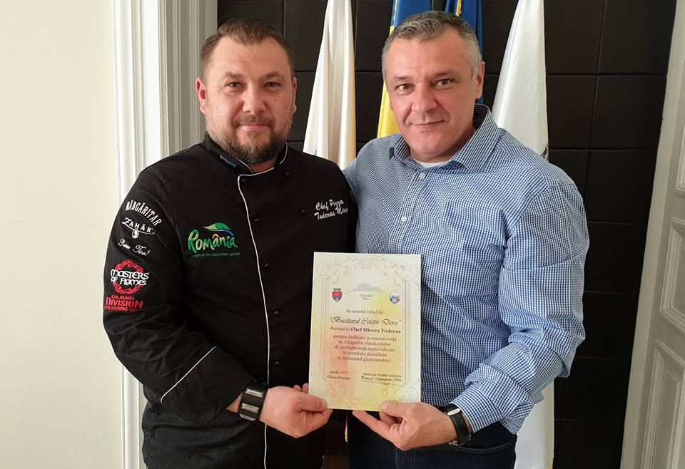 FOTO| "Bucătarul Cetății Deva": Chef Mircea Toderaș, premiat de primarul Florin Oancea