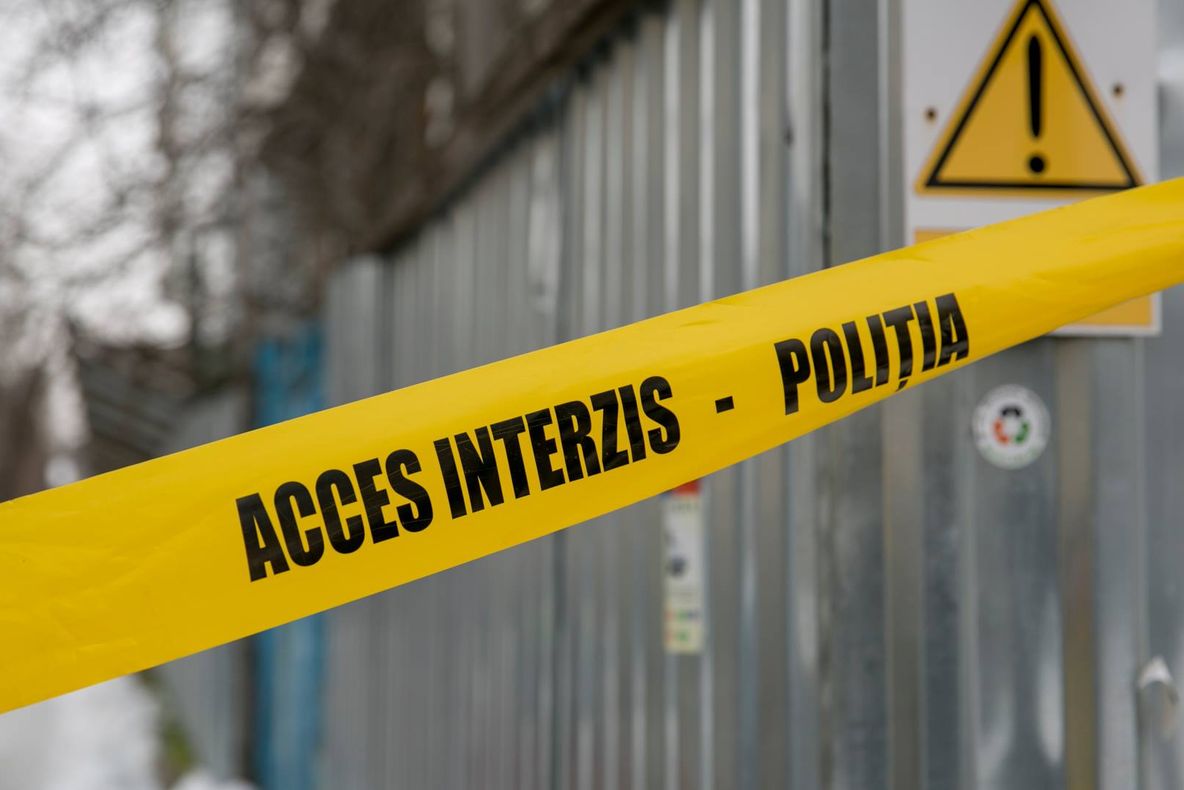 Tânăr reţinut, după ce a vrut să îşi incendieze fosta concubină şi pe mama acesteia