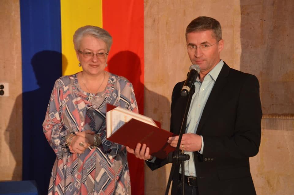 O viață dedicată dedicată formării artiștilor. Profesorul Adina Stan a devenit cetățean de onoare al municipiului Petroșani