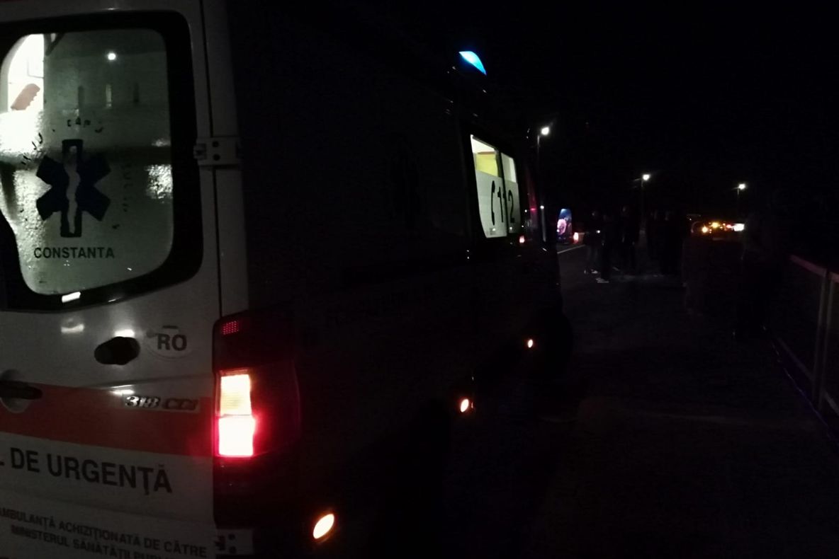 Bărbat găsit mort pe marginea drumului, la intrarea în Deva. A fost observat de un şofer de TIR