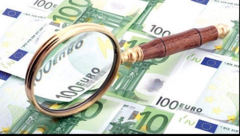 Gol-pușcă pe șosea. Un bărbat a fost surprins în costumul lui Adam la ieșirea din Deva spre Mintia