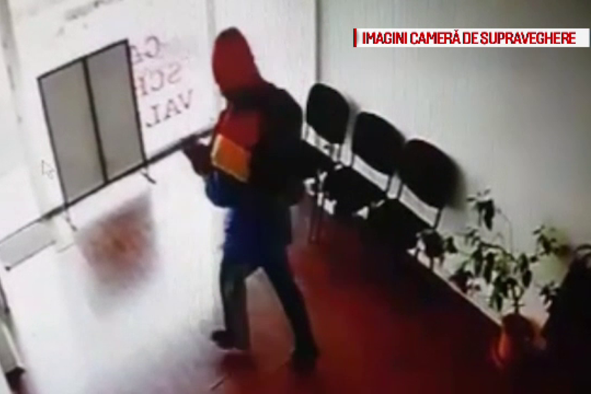 Un bărbat din Petroșani, suspect în cazul jafului armat din Bumbești Jiu. Greșeala care l-a dat de gol