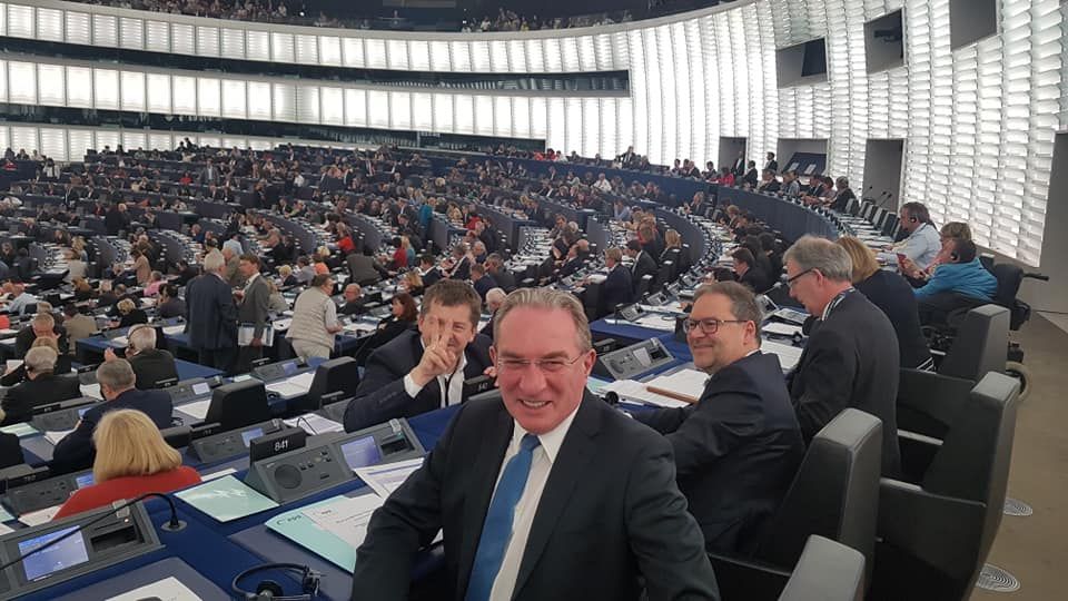 Patru hunedoreni, printre europarlamentarii pe care România îi trimite la Bruxelles