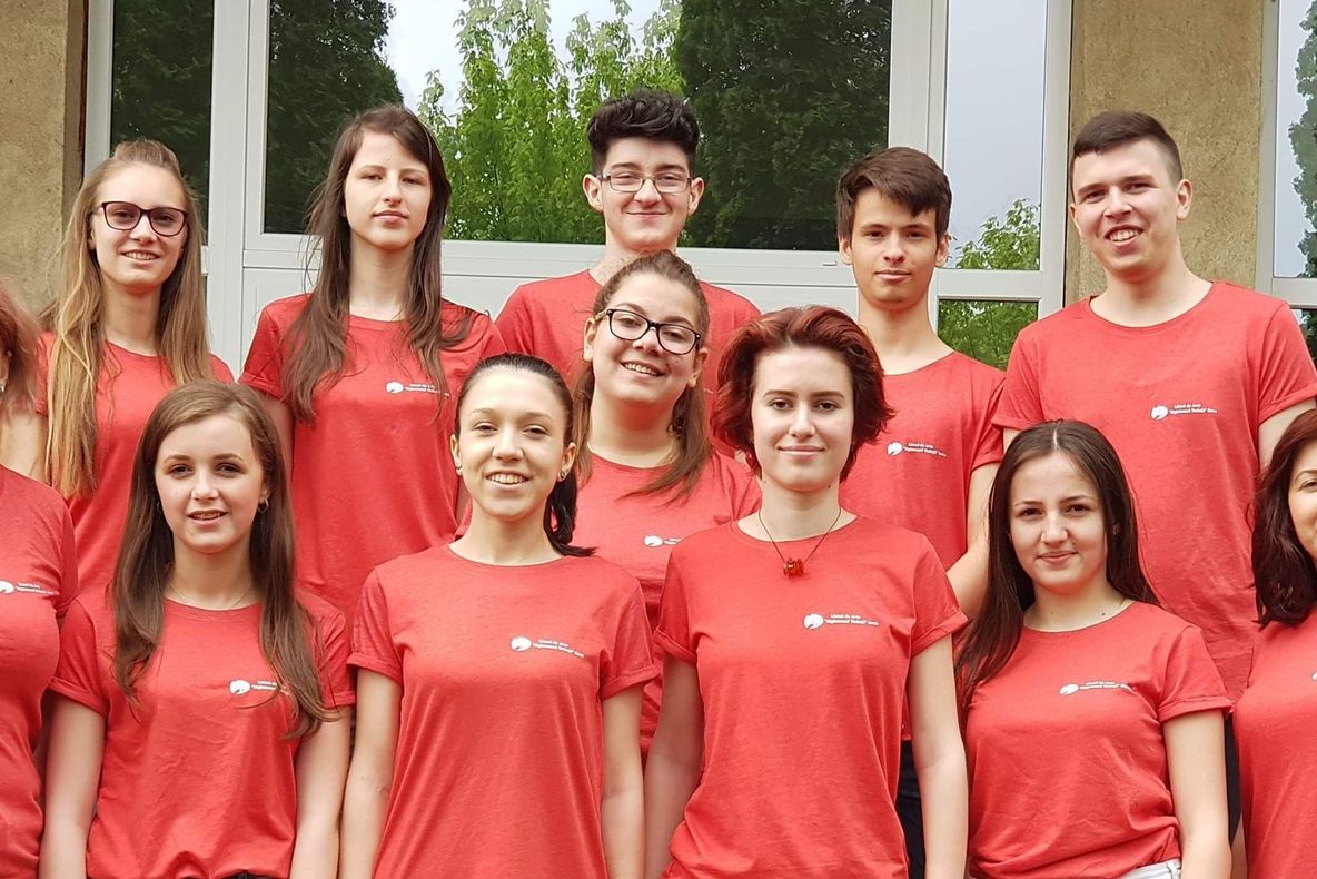 La școală, pe tărâmuri asiatice. Elevi de la liceul de arte din Deva, în China