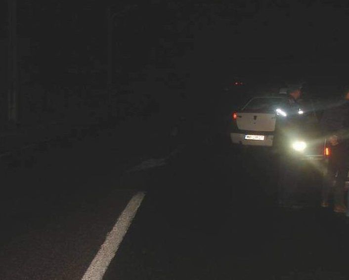 Furt într-o parcare de pe autostrada A1. Șofer, lăsat fără borseta cu acte și bani