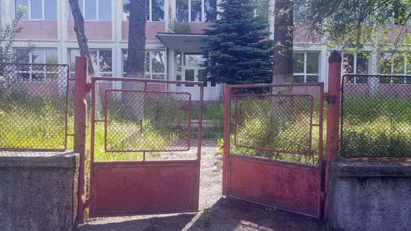 Încă o școală din Petroșani va fi transformată