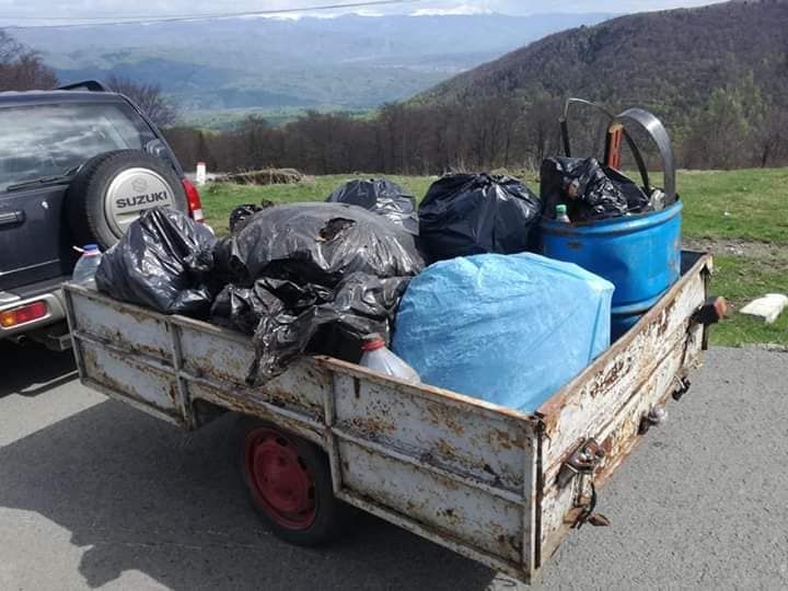 Se caută voluntari pentru ecologizarea stațiunii montane Straja