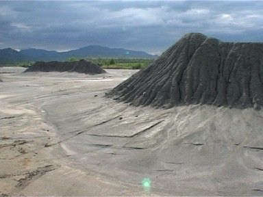 CEH închiriază utilaj pentru lucrările de amenajare a haldei de steril de la Valea Arsului