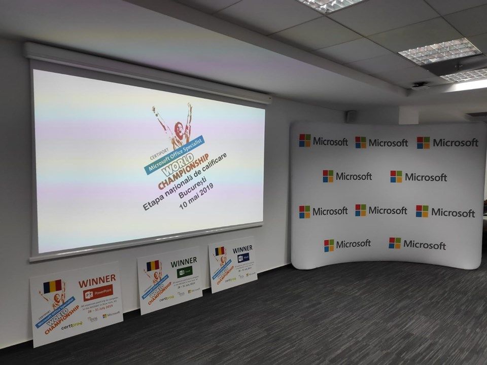 Elevii petroșăneni, în top 30 la campionatele Microsoft