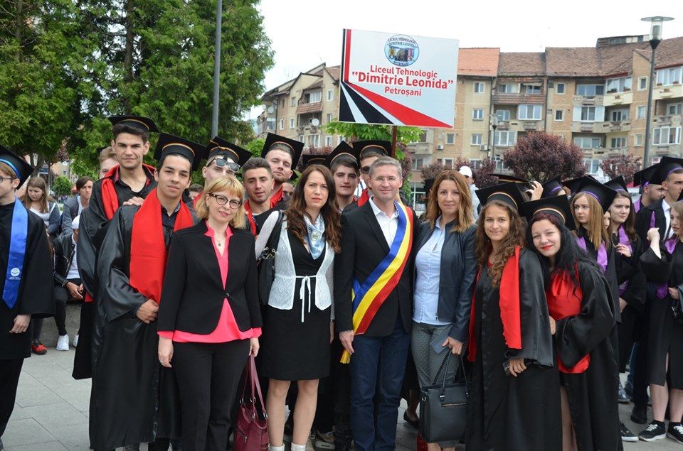 Parada absolvenților a avut loc la Petroșani