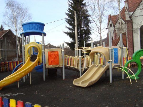 Locurile de joacă din municipiul Vulcan vor fi modernizate