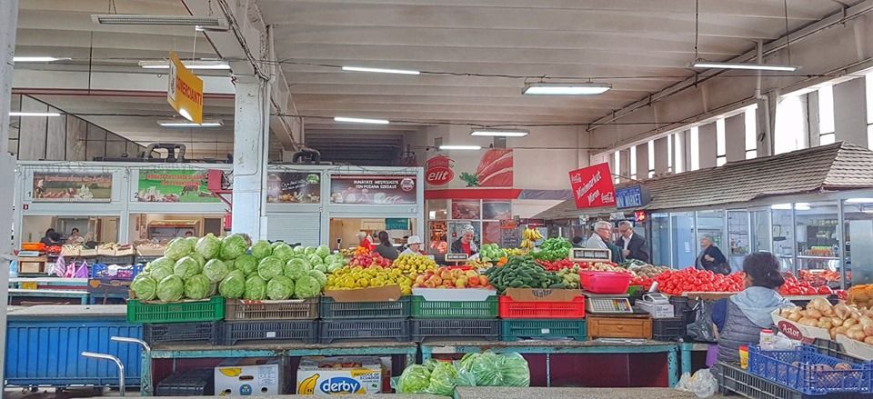 Pieţele „Obor” şi „Dunărea” din Hunedoara, închise pentru curăţenie generală