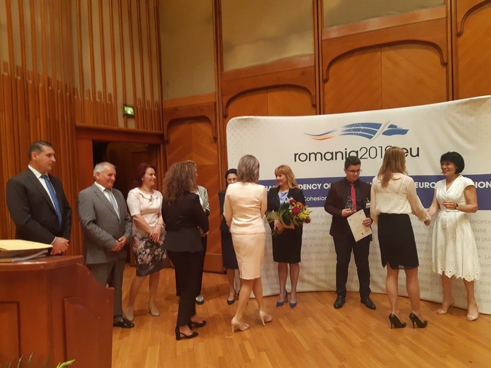 Alte trei unităţi de învăţământ din judeţul Hunedoara au primit titlul de „Şcoală Europeană”