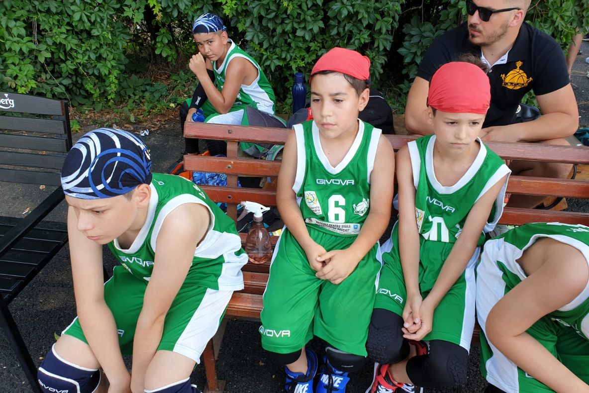 FOTO| Inundaţii în Deva şi alte localităţi ale judeţului, după furtuna puternică de azi noapte