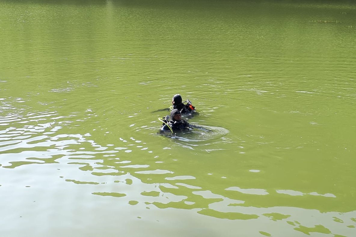 Căutări intense în apele lacului Făerag, unde un tânăr s-a înecat