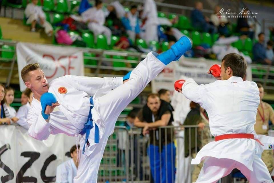 Campioni în Cetatea Devei. Demonstrații de arte marțiale între zidurile fortăreței medievale