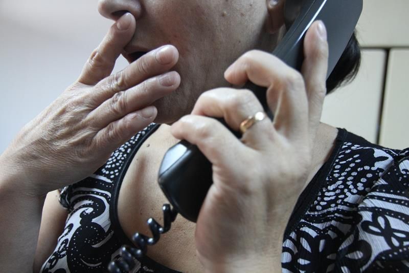 Hunedoreancă, la un pas să fie înșelată prin celebra metodă „Accidentul”. Femeia nu s-a lăsat păcălită