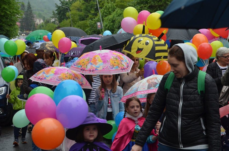 FOTO: Copiii din Petroșani serbați de autoritățile locale