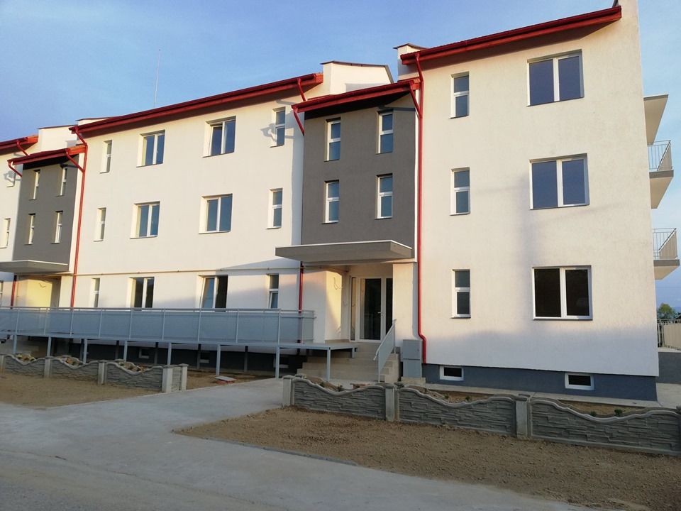 FOTO| Lucrările la primul bloc ANL, construit la Băcia, se apropie de final