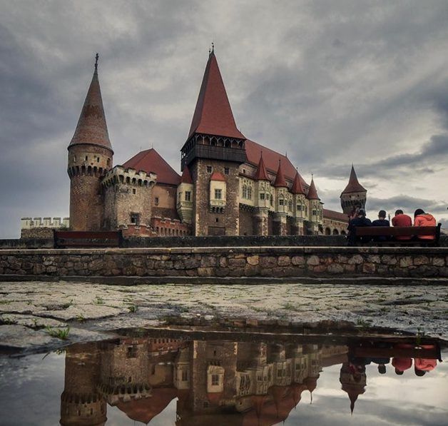 Punct de prim -ajutor la Castelul Corvinilor de la Hunedoara