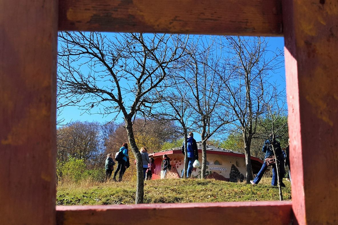 INEDIT. “Ferestre în timp” în Geoparcul Dinozaurilor Țara Hațegului. Viețuitoare preistorice vor prinde viață în telefoanele vizitatorilor