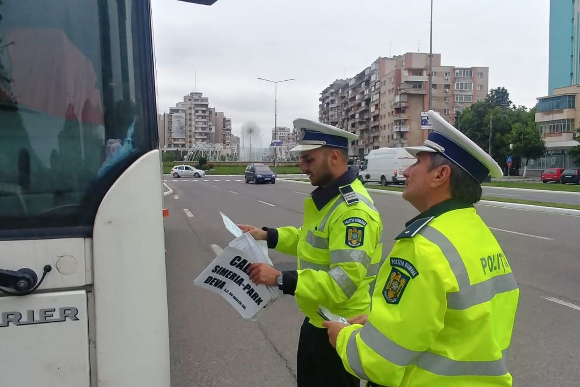 O nouă acţiune „Truck&amp;Bus”, de astăzi. Poliţiştii de la "Rutieră", cu ochii pe transportatori