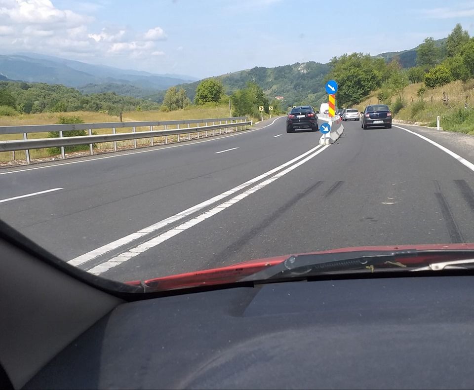 Pe contrasens pe un drum național