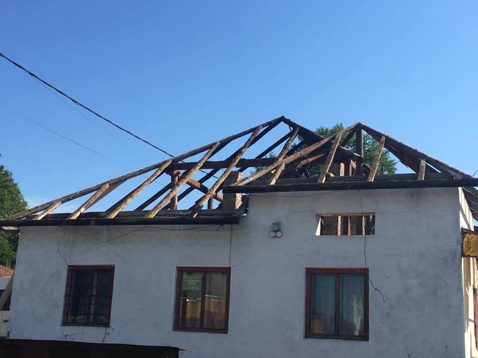 FOTO: Reabilitarea dispensarului din satul Bârsău a început