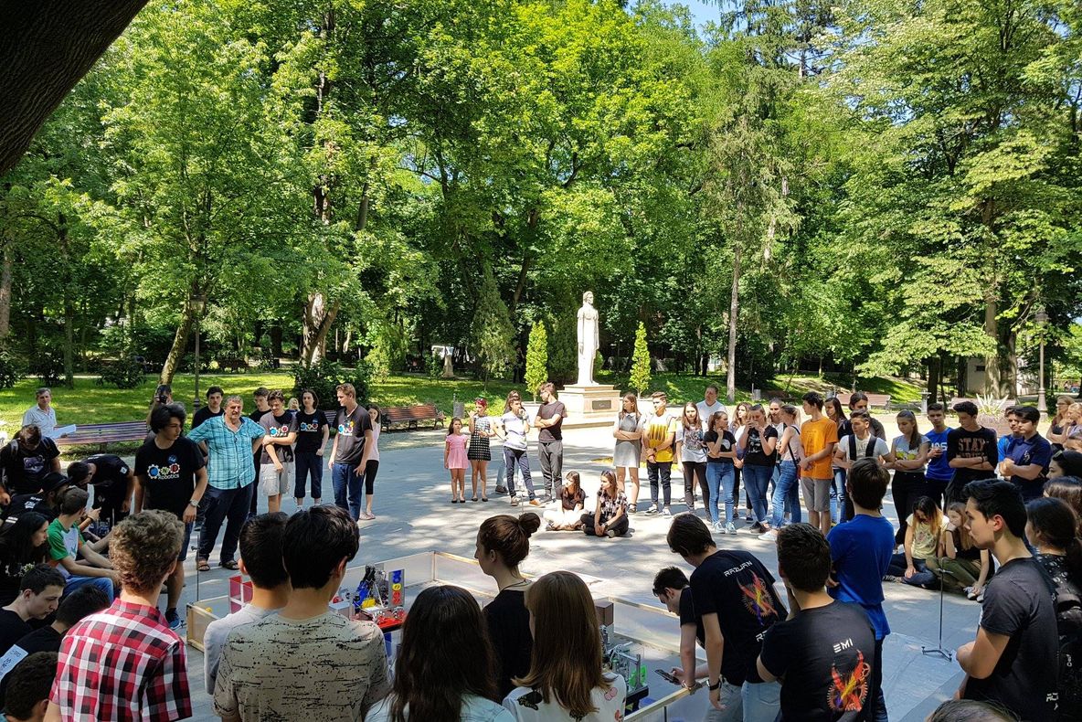Întâlnire cu roboţii viitorului, în Parcul Cetății din Deva