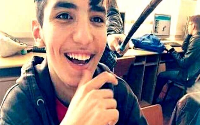 Un adolescent petrilean nu a mai suportat să fie batjocorit de colegi și a ales să se sinucidă