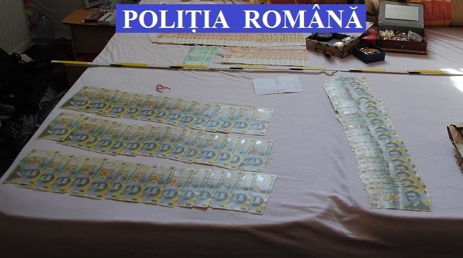 Escroci care acționau prin metoda „Accidentul”, reținuți. Au păcălit și hunedoreni