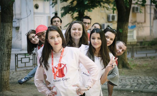 Copiii din Hunedoara și încă 4 județe pleacă în tabere