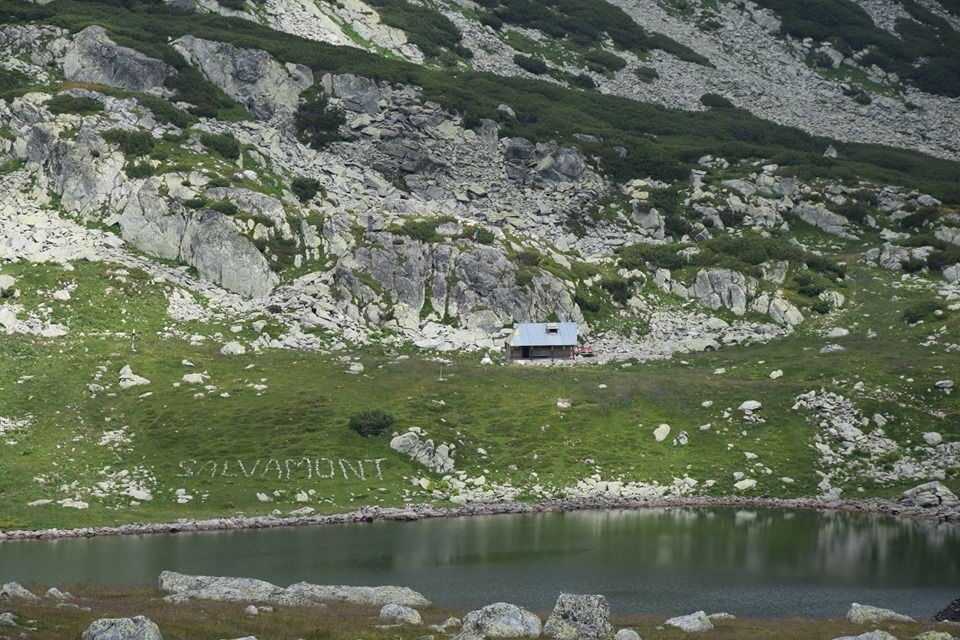 Refugii din Munţii Retezat, ocupate de turişti doar în condiţii excepţionale