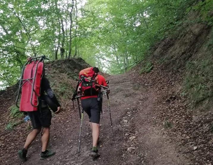 Intervenție în zona cetății dacice Blidaru. Salvamontiștii hunedoreni, în sprijinul unei femei