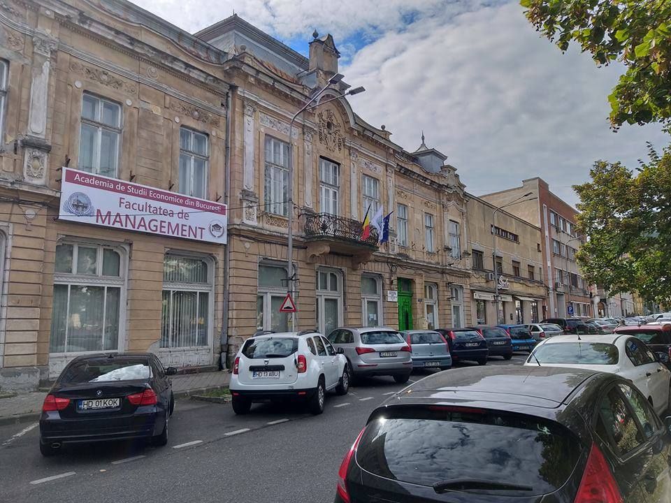 Filiala Deva a ASE Bucureşti: Admitere, în septembrie, la master