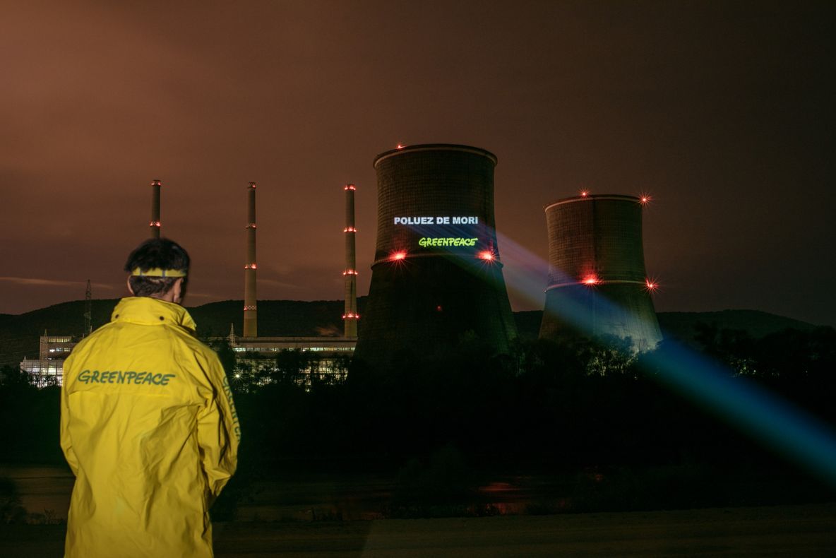 Termocentrala Mintia cauzează aproximativ 120 de decese premature anual - raport Greenpeace România