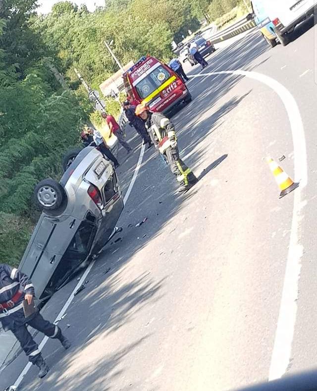 A ajuns cu roțile în sus