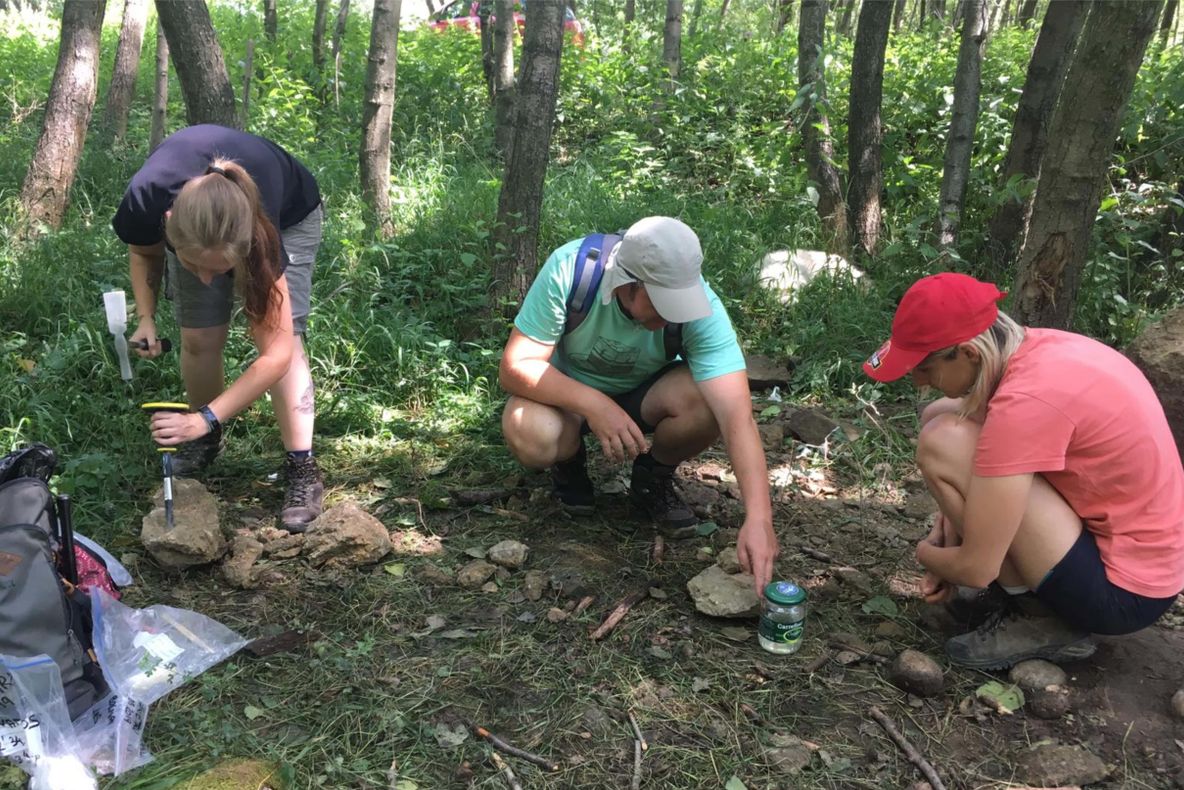 Studenții Universității din București deslușesc tainele  geoparcurilor din România