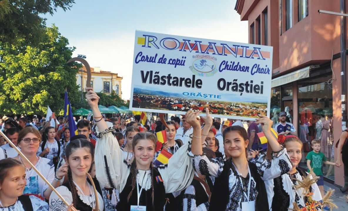 Pe propriul buzunar, au reprezentat, cu succes, România la un festival internațional în Macedonia